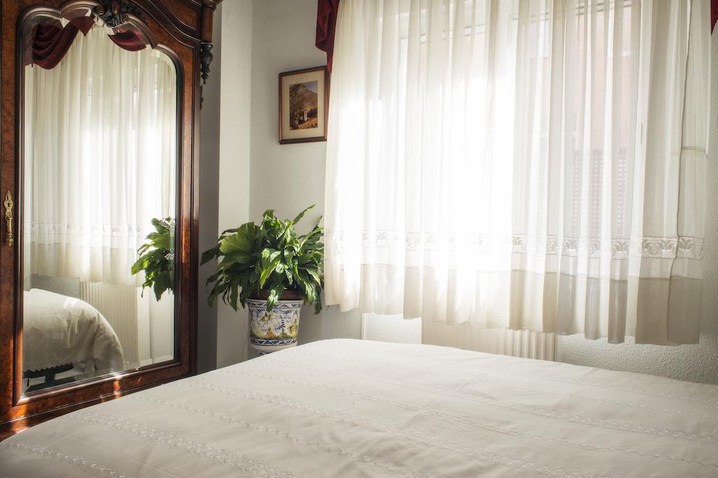 Casa Montesol Caces 客房 照片